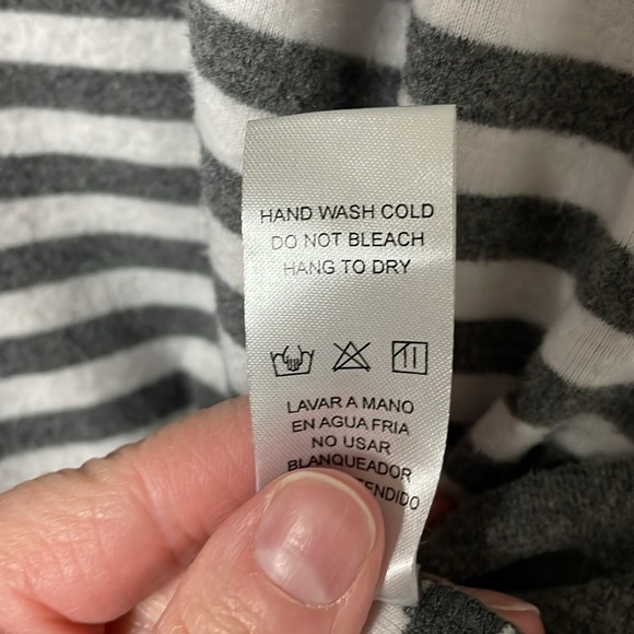 Doe & Rae size 3X gray and white stripe long sleeve top with ruffle sleeve - Picture 7 of 8